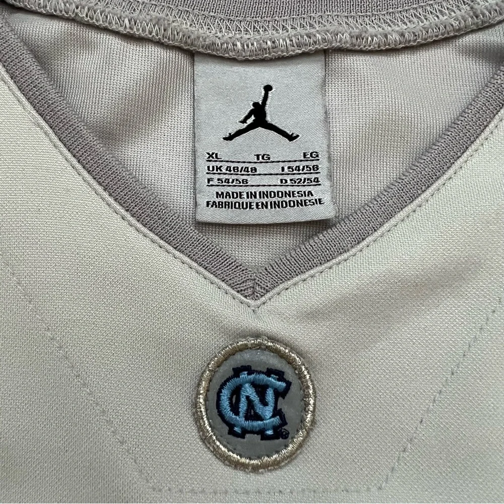 Used Jordan’s v neck Jersey North Carlina - Picture 7 of 8